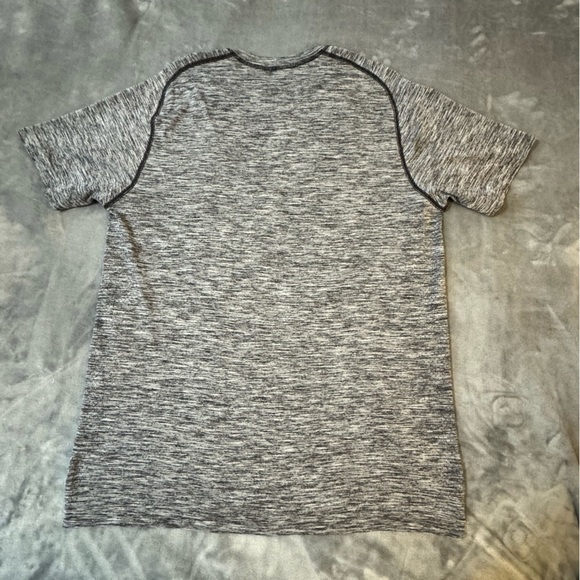 Lululemon Metal Vent Tech Short Sleeve *Wool
Black / White

#159 - Picture 4 of 6